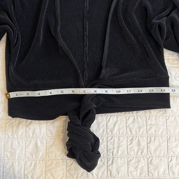 Blue Life Black Toe Top Crop Komodo size xs - Picture 9 of 9